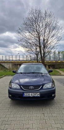 Toyota Avensis cena 3500 przebieg: 271000, rok produkcji 2001 z Gdańsk małe 67
